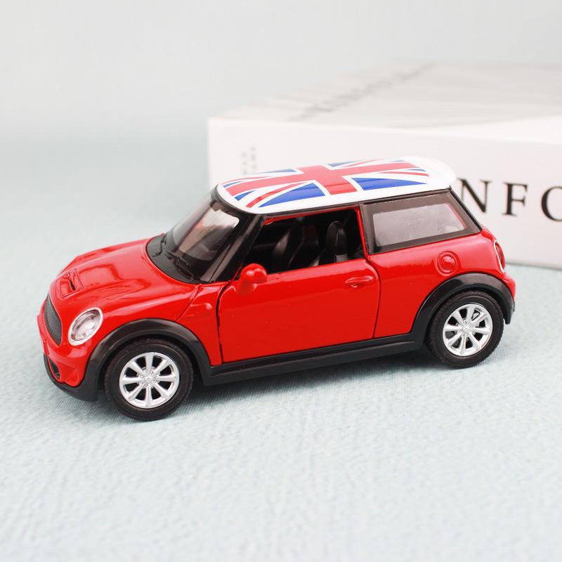 Mini Alloy Classic Car Model - Creative Metal Decor and Cake Ornament