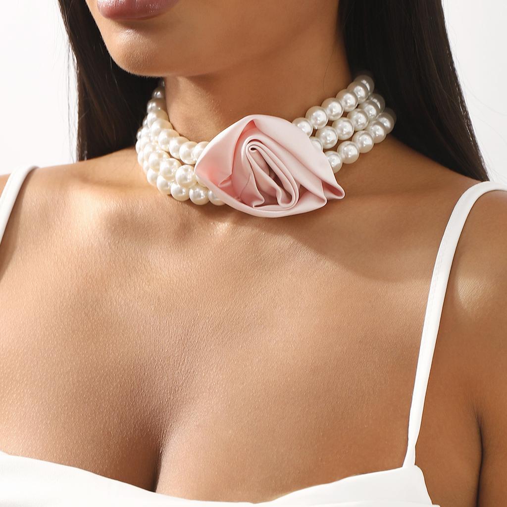 French retro romantic Hepburn style pearl necklace, fresh and sweet rose banquet necklace