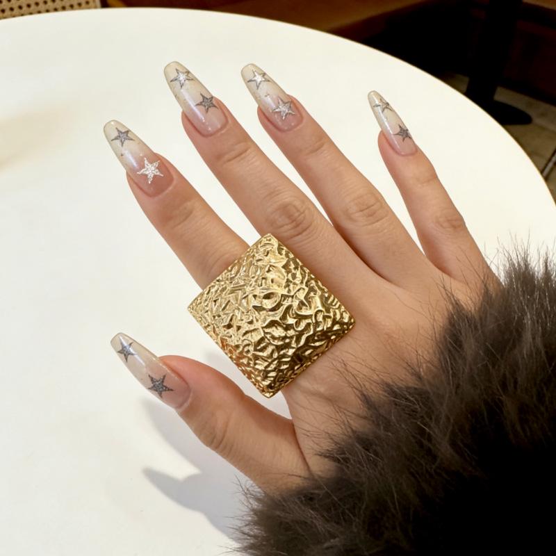 Модное геометрическое квадратное кольцо из сплава – Сочетаемое, неровный дизайн