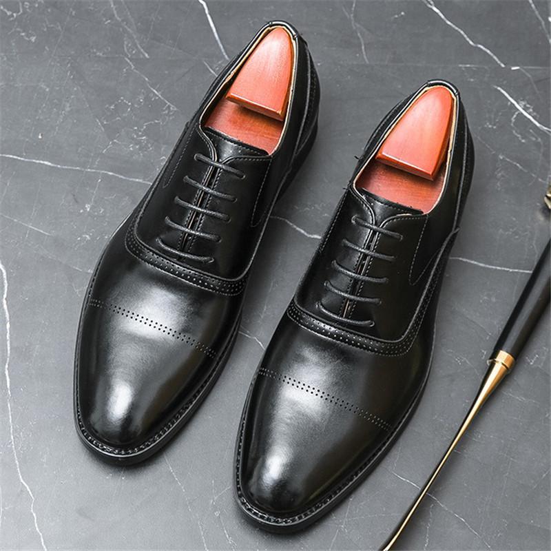 Fashion Gentleman Oxfords New Men's Pointed Black Brown Casual Dress Shoes Male Lace Up Formal Wedding Prom Evening Homecoming Footwear