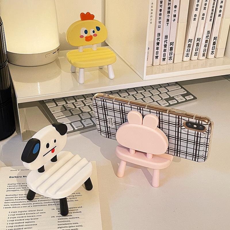Cute Mini Chair Phone & Tablet Holder, Stylish Desktop Decor for Dorms & Binge‑Watching