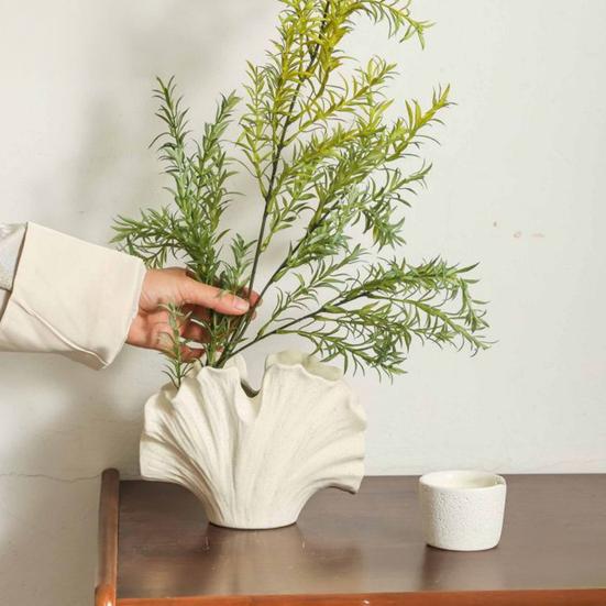 Ceramic Ginkgo Leaf Flower Vase, Artistic Leaf Shape Floral Container, Decorative Vase for Home Office Living Room Table Centerpiece