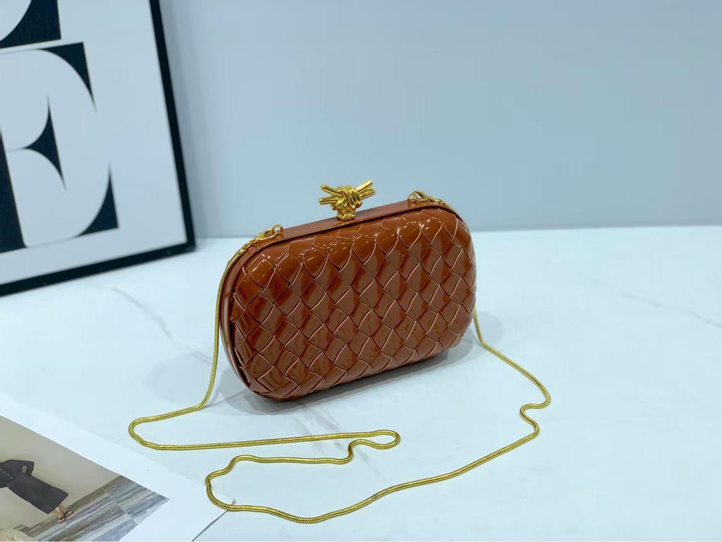 Elegant Luxury Evening Woven Chain Clutch - Women's High-Style Shoulder Bag