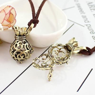 Minimalist Necklace Women Clavicle Chain Unique Design Pendant Hollow Lucky Bag Pendant with Adjustable Cord Simple Style