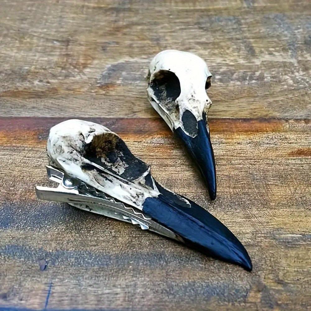 

Black Crow Skull Hair Clip. Gothic duckbill side clip for Halloween & daily wear. чистий