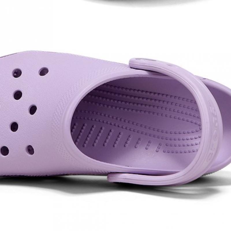 Choose 1 Of 8 Types Of Crocs Classic Clogs