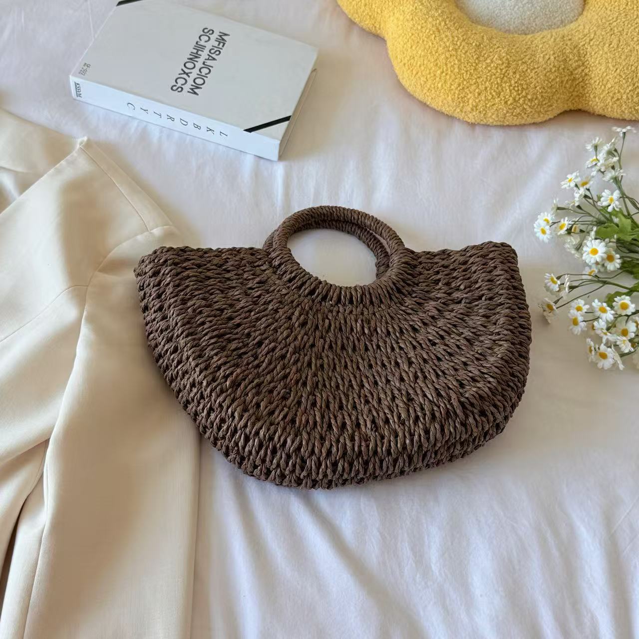 

Stylish handmade straw bag, solid color large retro beach portable tote bag for women темно-коричневого кольору