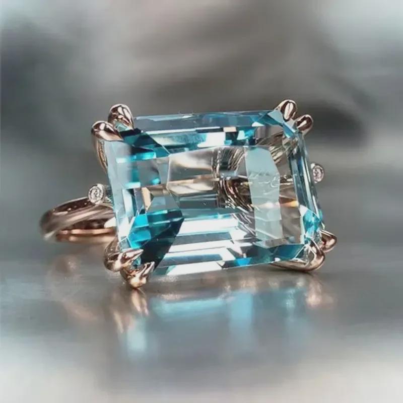 

Кольцо Retro Blue Square для женщин - европейский и американский дизайн Size 11