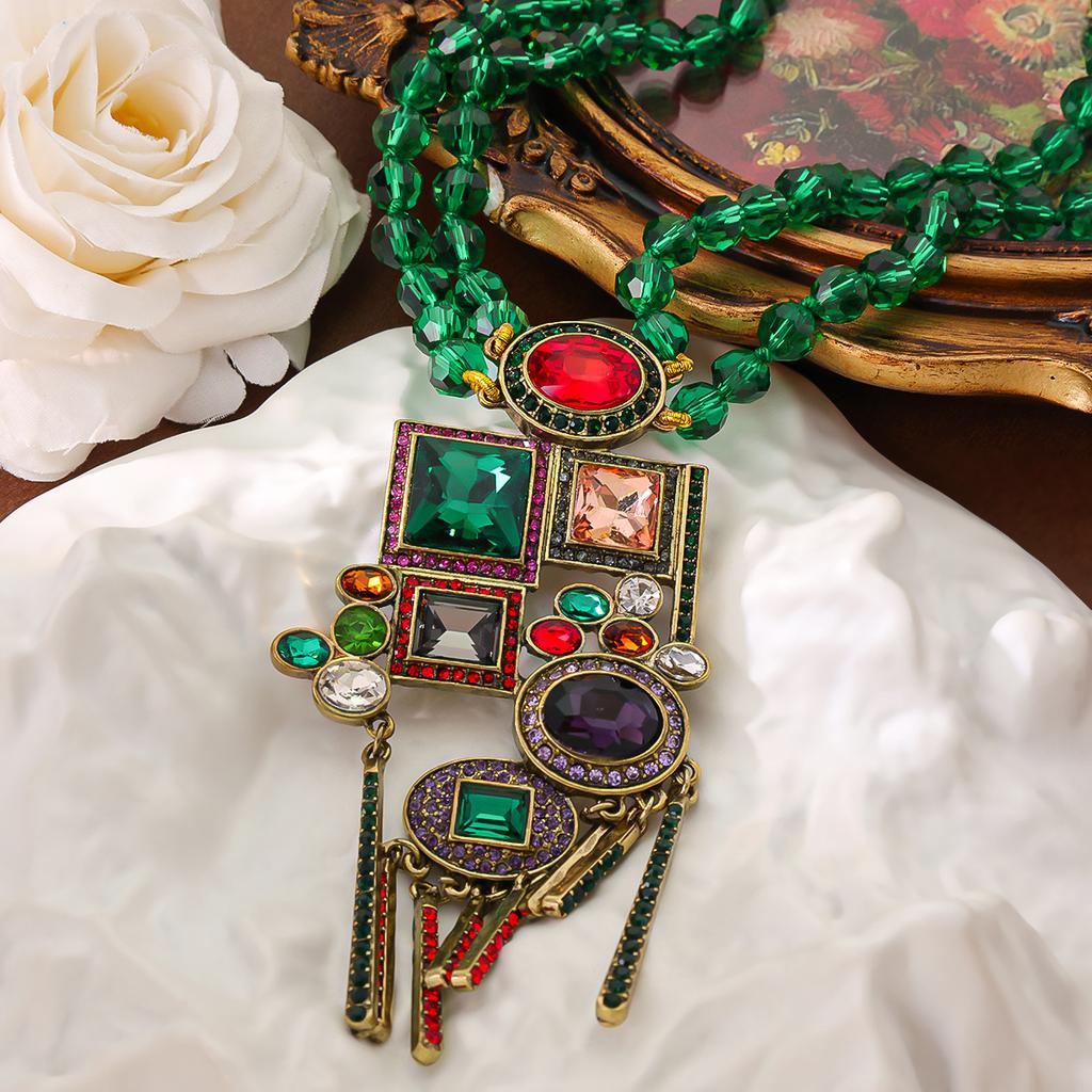 Qingdao Medieval Vintage Heavy Industry Geometric Elements Fringed Pendant Inlaid With Gemstone Round Bead Necklace