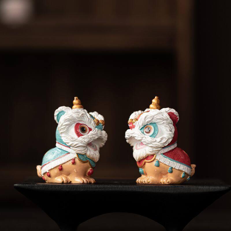 Color-Changing Lion Tea Pet Decoration