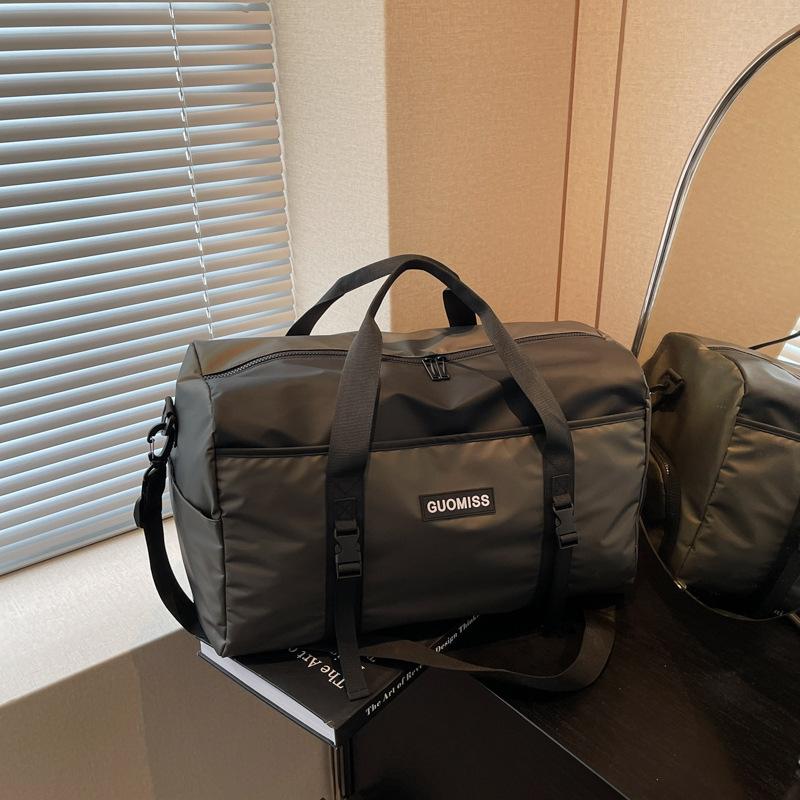 Large Capacity Short Distance Duffle Bag Travel Bag Simple Casual Handbag Men's Light Crossbody Sports Bag Women's Gym Bag