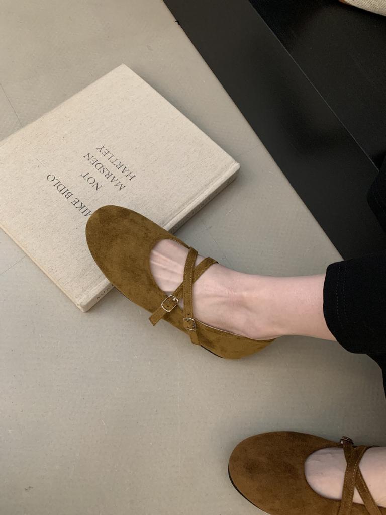 Retro Mori literary and artistic style suede Mary Jane shoes one-word buckle with shallow mouth round head flat-bottomed ballet single shoes women