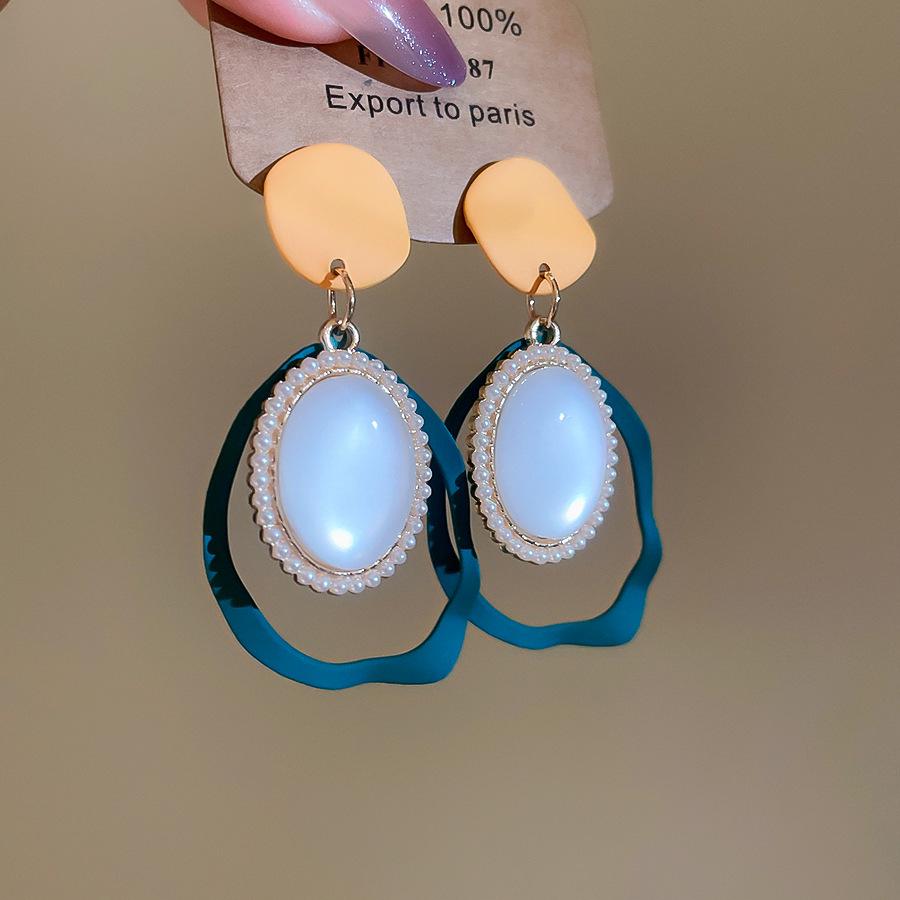 Luxuriöse Rote Blume Quastenohrringe: Stilvolle, Hochwertige Statement-Ohrstecker für Damen