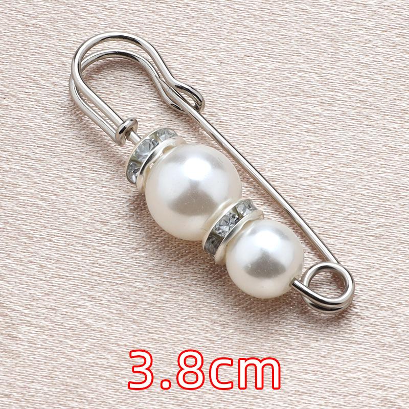 Waist-Cinching Pin: Transform Pants with This Anti-Exposure Brooch Accessory