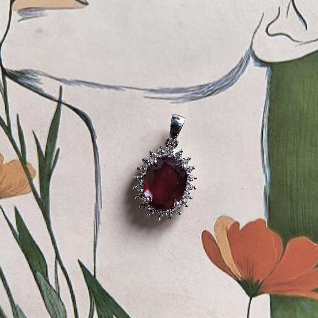 Серебряная подвеска с рубином 3.92ct, фианитами (2205326)