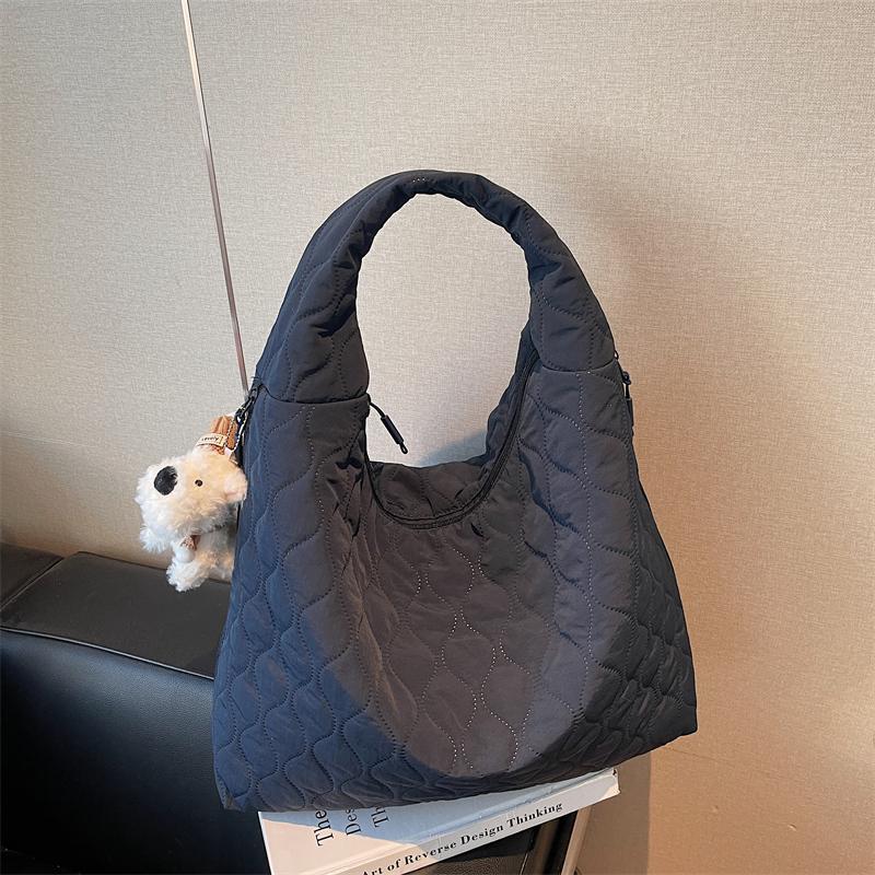 Ladies Casual Korean Style Underarm Bag Single Shoulder Commuter Travel Bag Fabric Leisure Handbag for Women