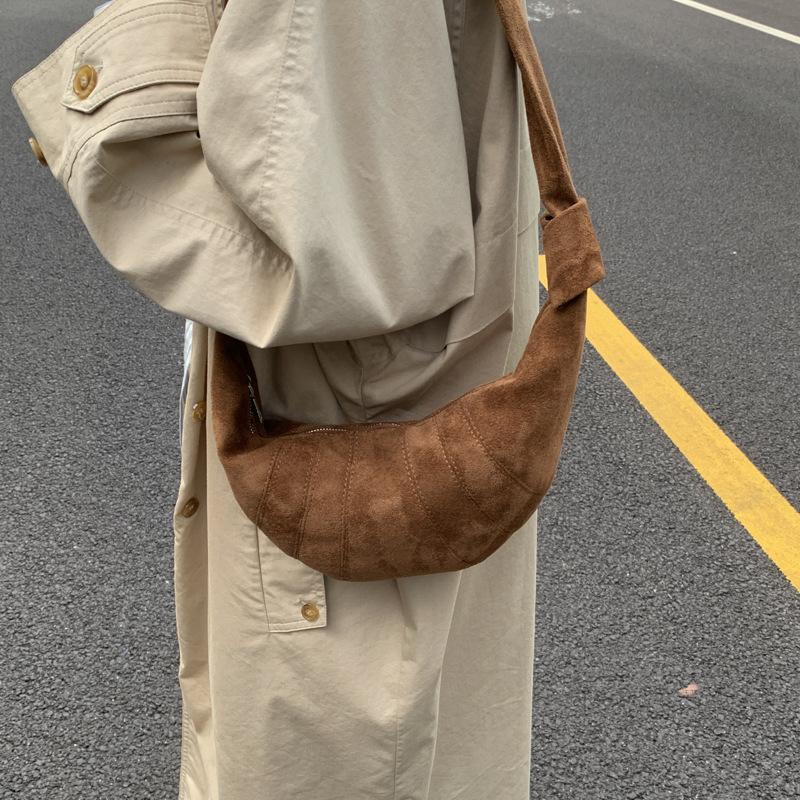 Niche Design Fashionable Suede Horn Bag Women's 2025 New Ins Retro Casual Dumpling Bag Messenger Bag