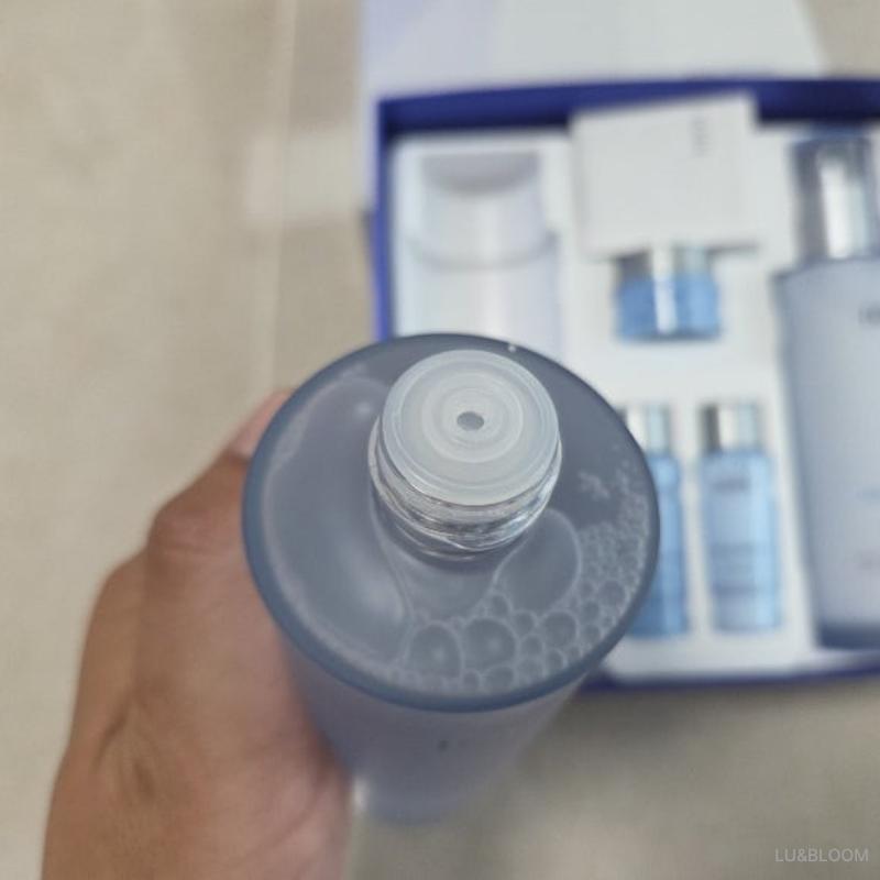 Iope Hyaluronsäure Spezial 2-teiliges Set (Toner 150ml + Emulsion 130ml) (+Gratisgeschenk)