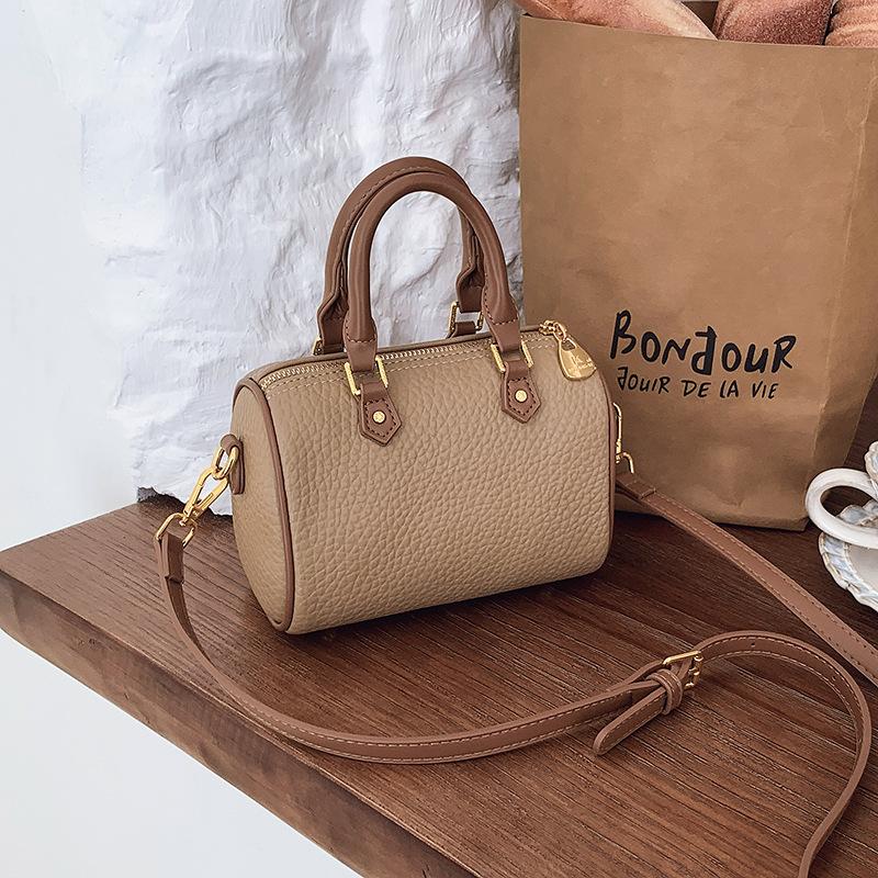 This Year's Popular Bags, Women's 2025 New Trendy Portable Pillow Bags, High-end Versatile Shoulder Bags, Messenger Bags.