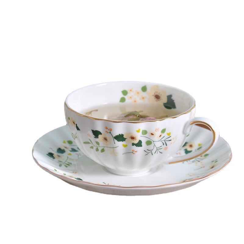 Einfache Tasse Britischer Schwarzer Tee Floral Keramik Kürbis Tasse und Untertasse Nordischer Stil Kaffeetasse und Untertasse Set