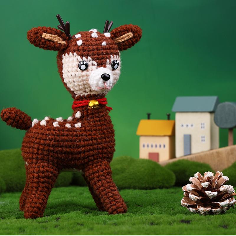 Christmas Crochet Kit for Beginners Crochet Starters Kit Adult Complete Craft Knitting Kit with Crochet Hooks Yarns for DIY Gift