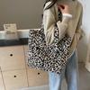 Large Capacity Tote Bag Women's Lightweight Leopard Print Shoulder Bag