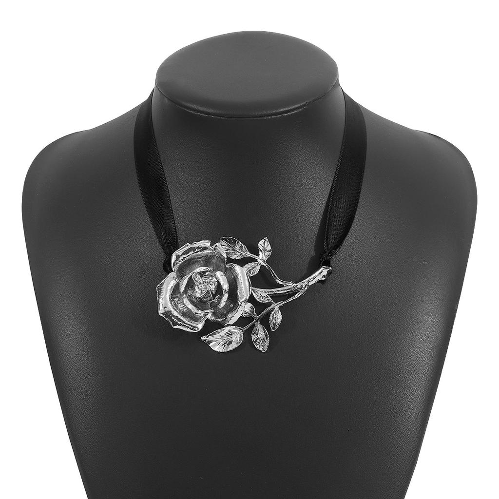 Three-dimensional Rose Brooch