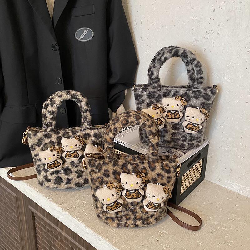 Dámská nylonová taška přes rameno Hello Kitty s leopardím vzorem a designem kreslené kočky pro každodenní použití
