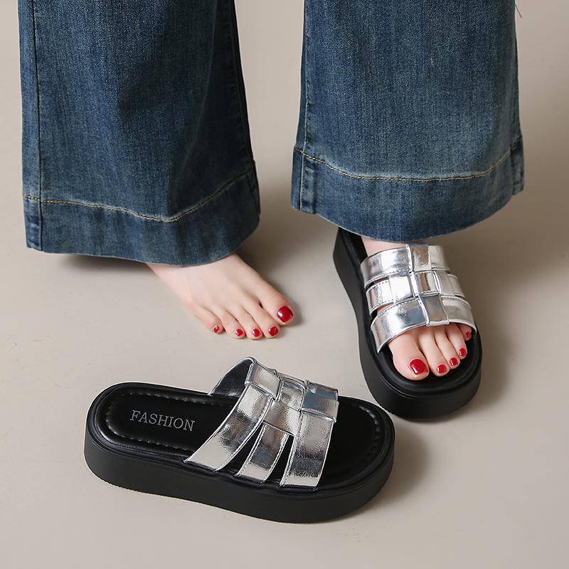 Pregnant women's soft-soled slippers, women's new models in summer 2025, versatile outer wear, wide feet, fat thick-soled cool slippers