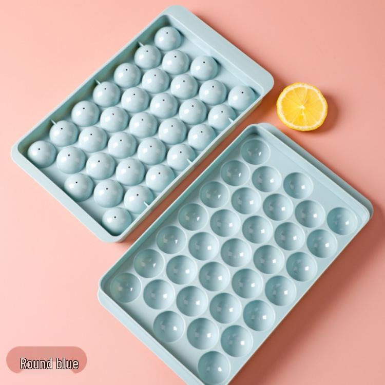 Rund Isbitsform med 33 Fack och Lock - Livsmedelsgodkänd Form för Hembakade Isbitar, Perfekt för Frysning i Hushållskylskåp