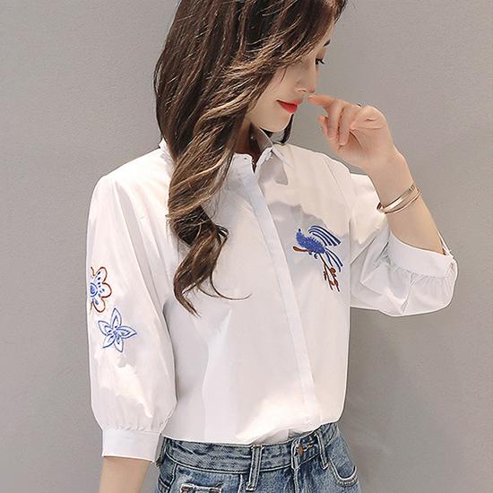 Cămașă cu flori și păsări brodate, îmbrăcăminte japoneză pentru femei, versiune coreeană, primăvară, vară, toamnă, partea de sus albă cu mâneci trei sferturi