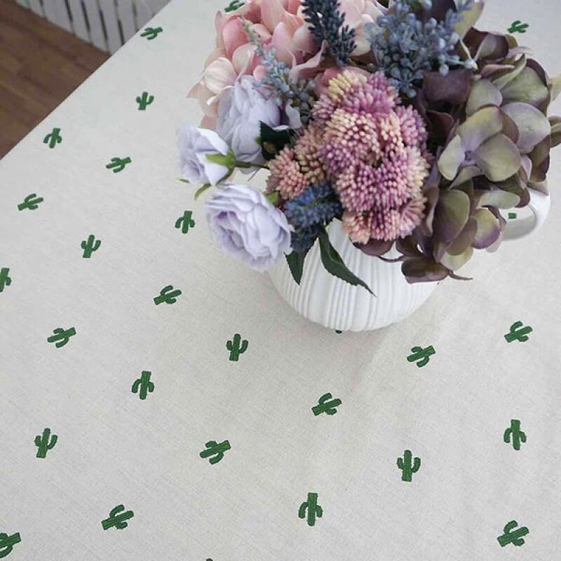 

Cactus Torsion Tablecloth 130x130 One color
