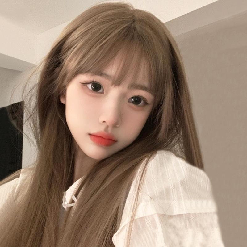 Si Yun Women's Long Black-Brown Wig with Air Bangs, Natural Straight Hair, Suitable for Round Faces, Full Coverage for Autumn/Winter.