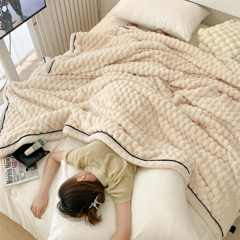 Carved Velvet Warm Autumn Winter Blanket for Bed Home Soft Fluffy Sofa Blanket Cozy Warmth Coral Flannel Sofa Cover Blanket Nap
