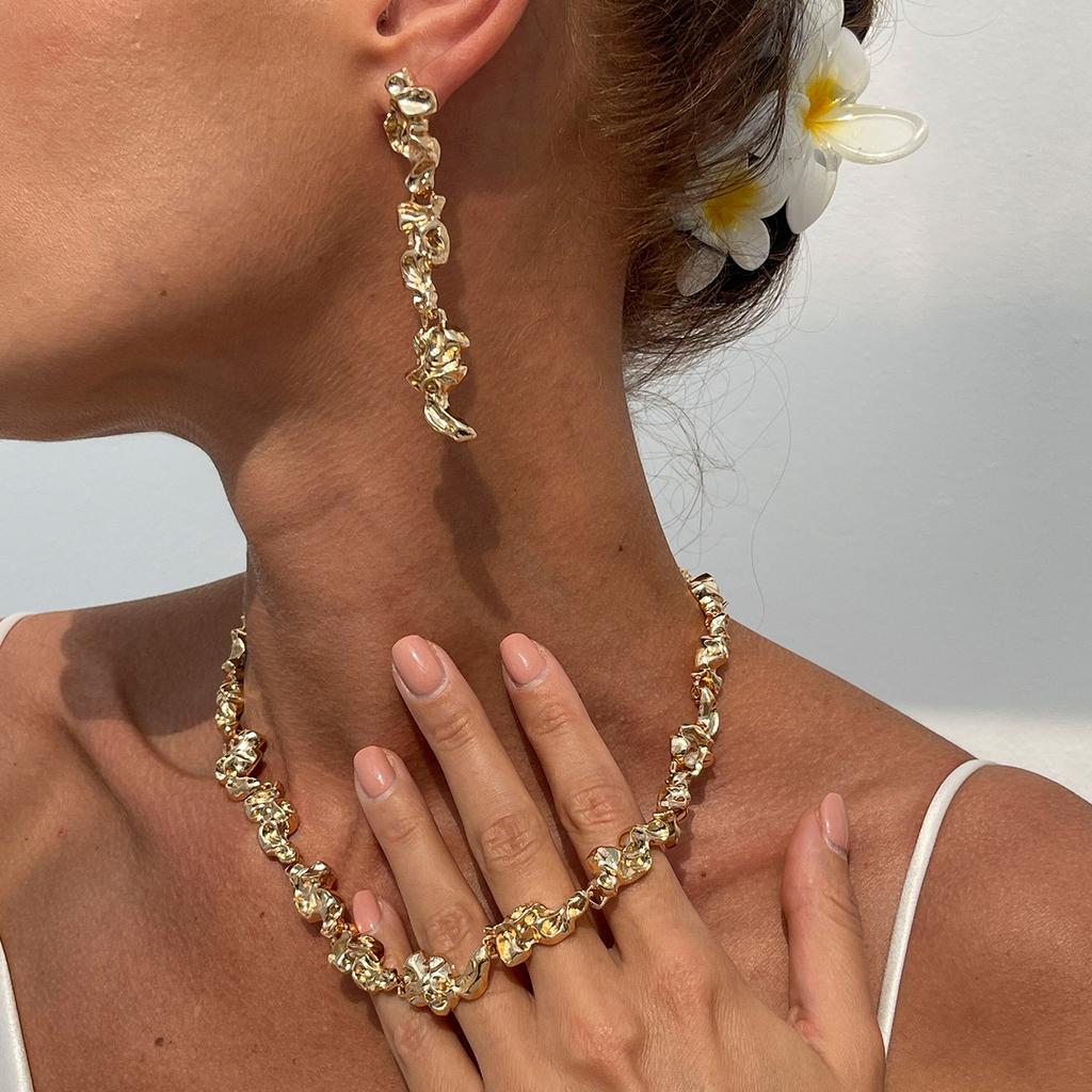 Wind Liquid Lava Metal Pleated Necklace, Fashionable Geometric Irregular Chain Collarbone Necklace