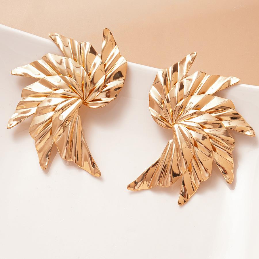 Glänzende plissierte Metall-Wind-Spiral-Blätter-Ohrringe für Damen 2025 Übertrieben hochwertige Steckerohrringe Luxus-Designer Zirkon