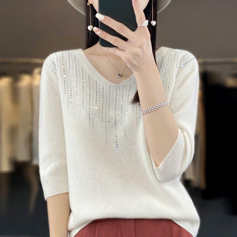 V-neck Knitted Sweater for Women Casual Three-quarter Sleeve Sweater for Women Loose Large-sized Short Top for Spring and Autumn Pullover