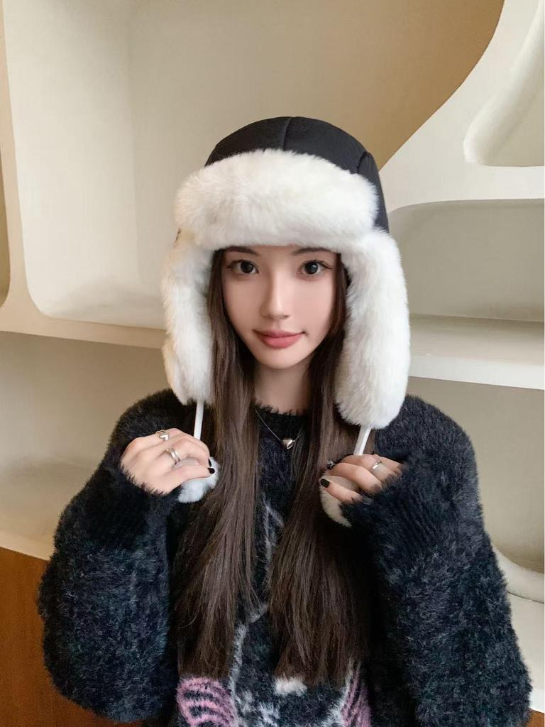 2025 Damen Verdickte Warme Daunen Lei Feng Mütze für Herbst & Winter, Vielseitig, Plüsch, Großer Kopfumfang.