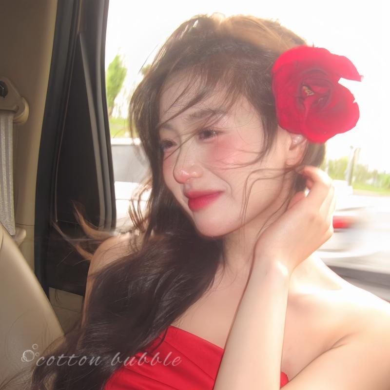 

Retro Women s Red Rose Hair Clip - Brightening Floral Side Hairpin Accessory for Beach Photos