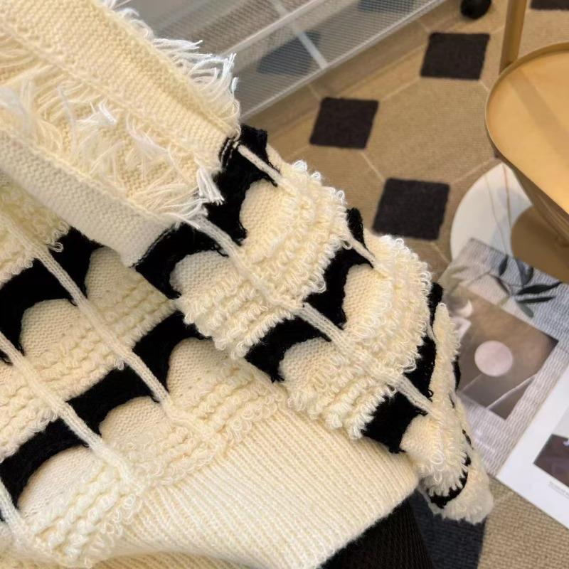 Real Shot Contrasting Color Striped Fringed Rough Edge Knitted Sweater New Niche Design Sense Fashion Chic Soft Waxy Sweater Tide