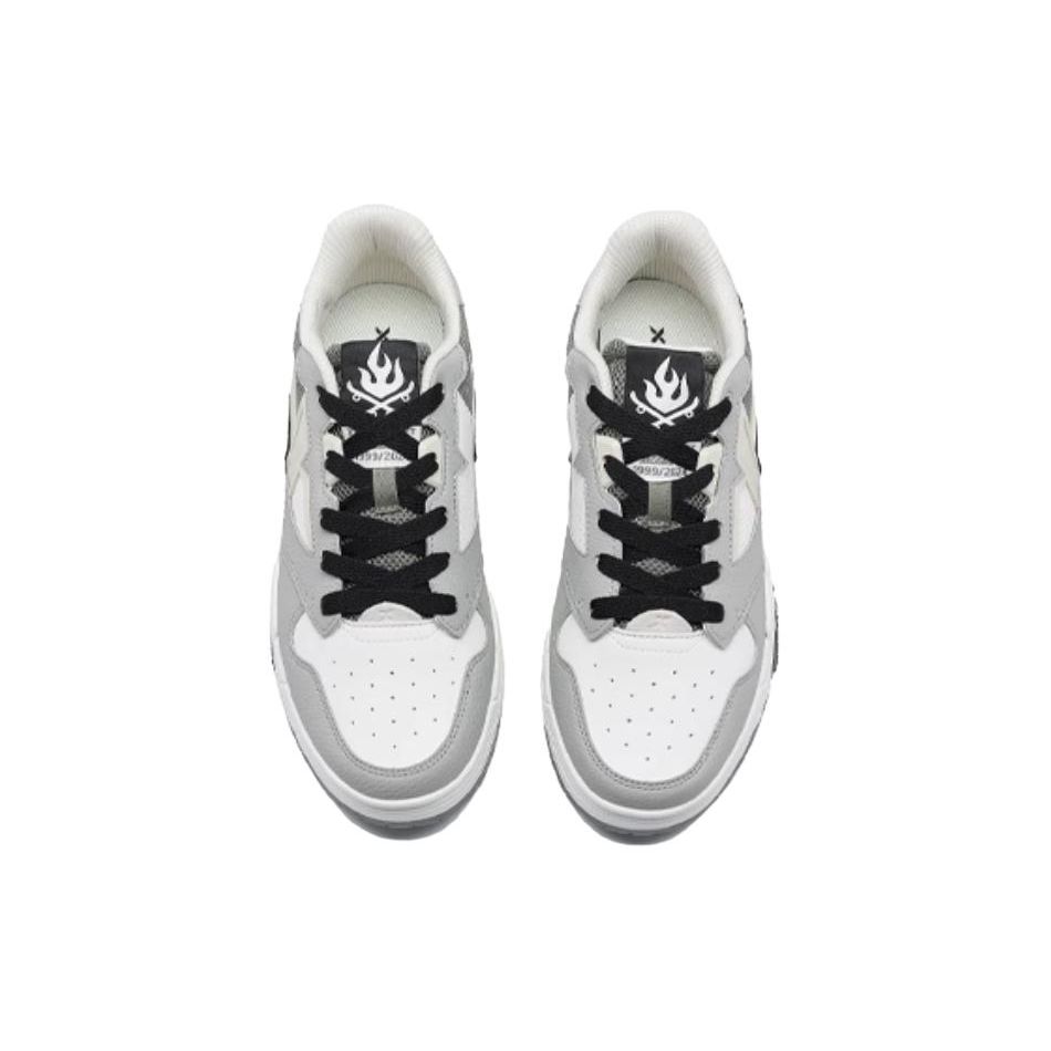 Xtep Yu Jie Scarpe da Skate Ammortizzate Leggere Basse da Uomo Sneaker Grigio Bianco 976219310042-4