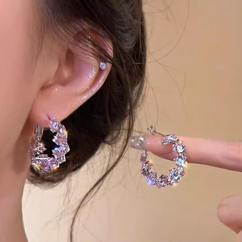 1 Pair of 18K Golden Plated Sparkling Synthetic Zirconia Delicate Circle Earrings, Light Luxury And Versatile Women'S Earrings, Perfect Gift for Her