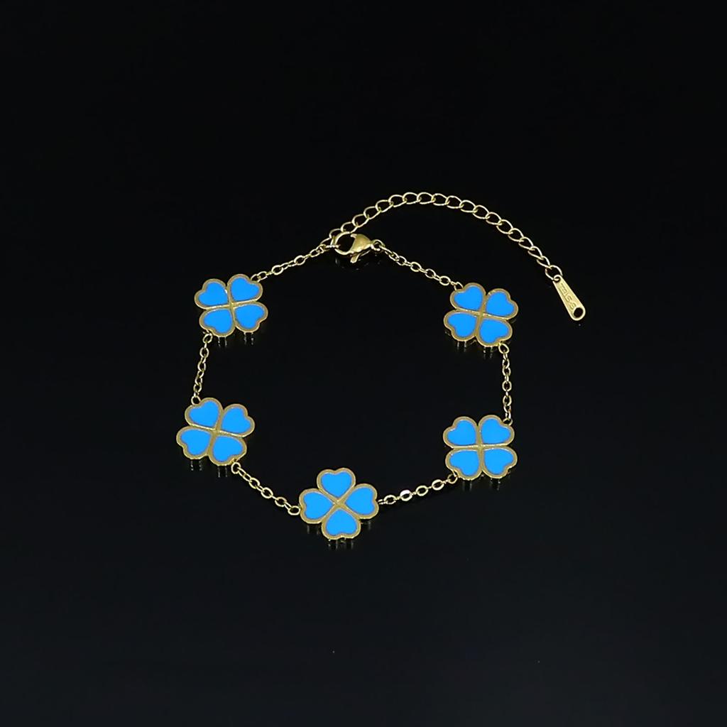 Titanstahl-Armband mit vierblättrigem Kleeblatt und fünf Blumen, einfaches Edelstahl-Epoxidarmband für Damen, einlagiger Handschmuck für die Freundin