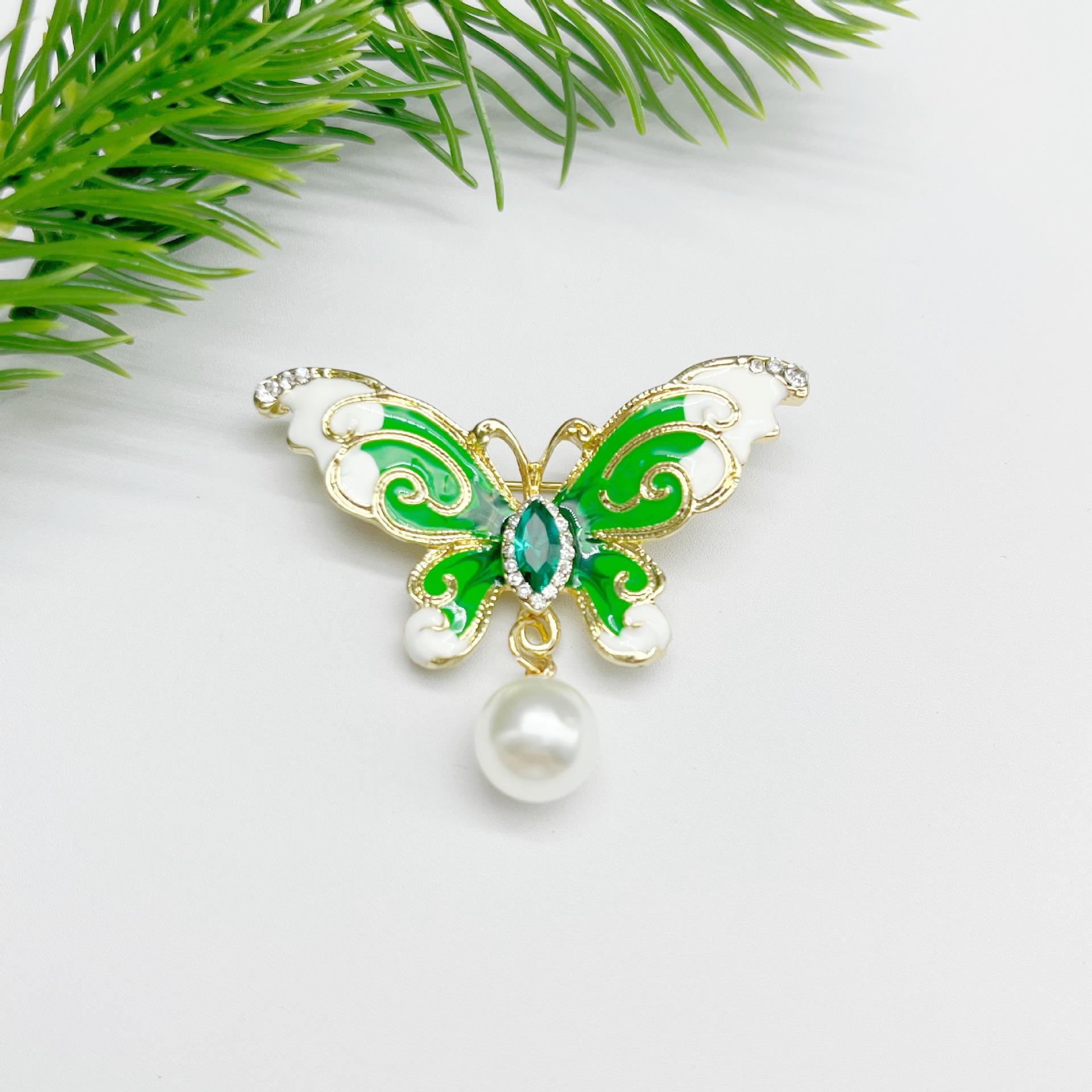 

Модные броши для женских украшений