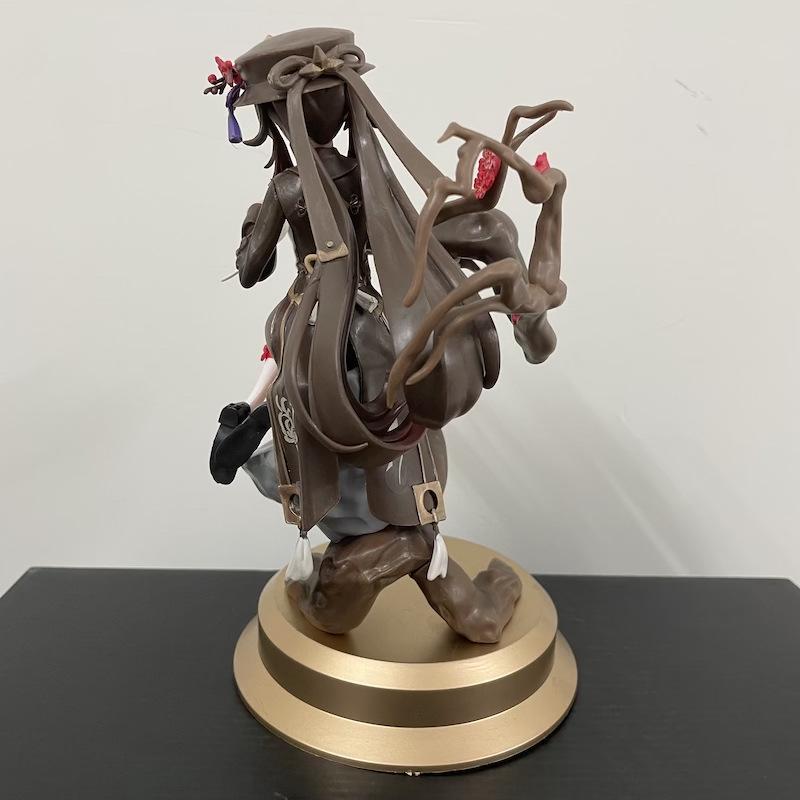 Walnut Anime Figurine: Snow Clearing Plum Fragrance Hu Tao & Master Klee Model Ornament