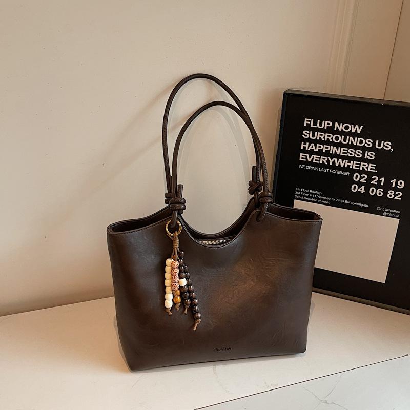 Retro High-appeal Underarm Bag, Large-capacity Commuter Bag, Simple Single-shoulder Tote Bag