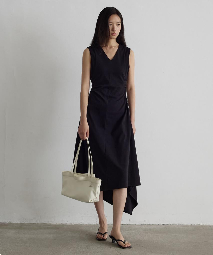 Artid V-Neck Asymmetrical Dress_Black