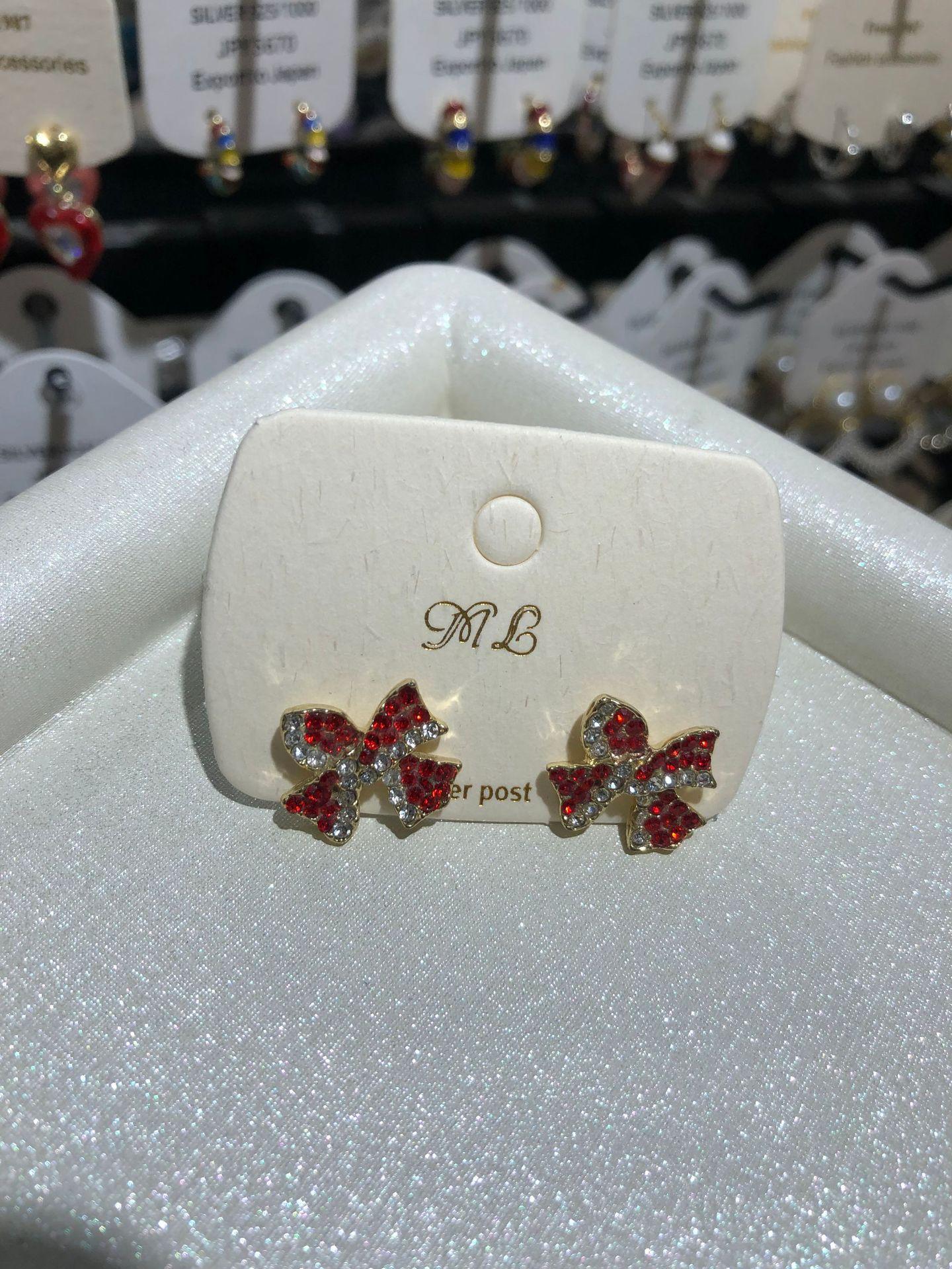 

New Style Temperament Red Color Christmas Bow Stud Earrings for Women Rhinestone Bowknot Red Ball Earring Girls Party Jewelry червоний