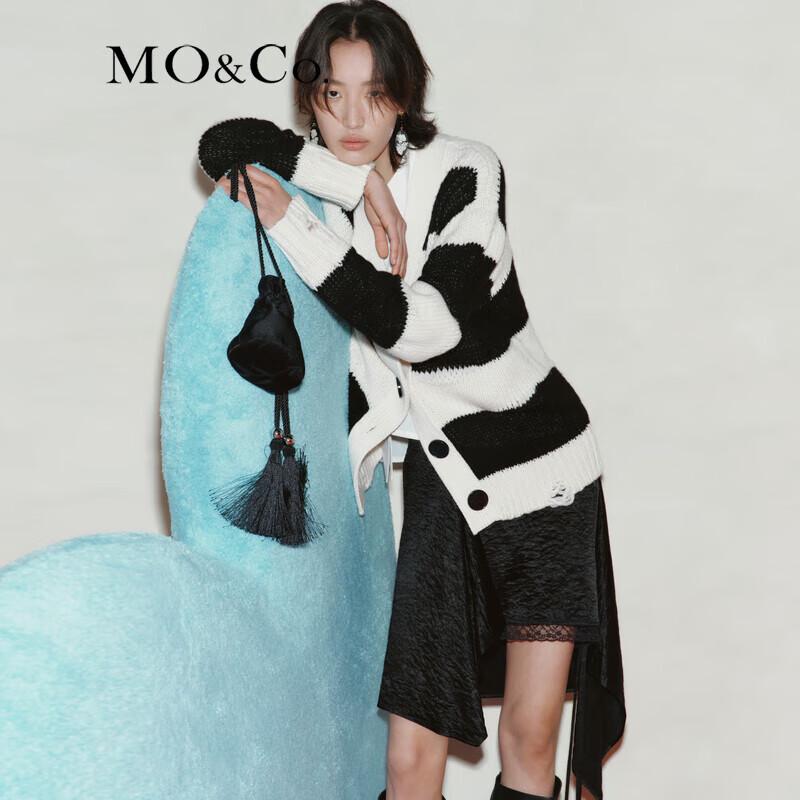 MO&Co. 2024 Spring Lambswool Cashmere Blend Distressed Striped V-Neck Sweater