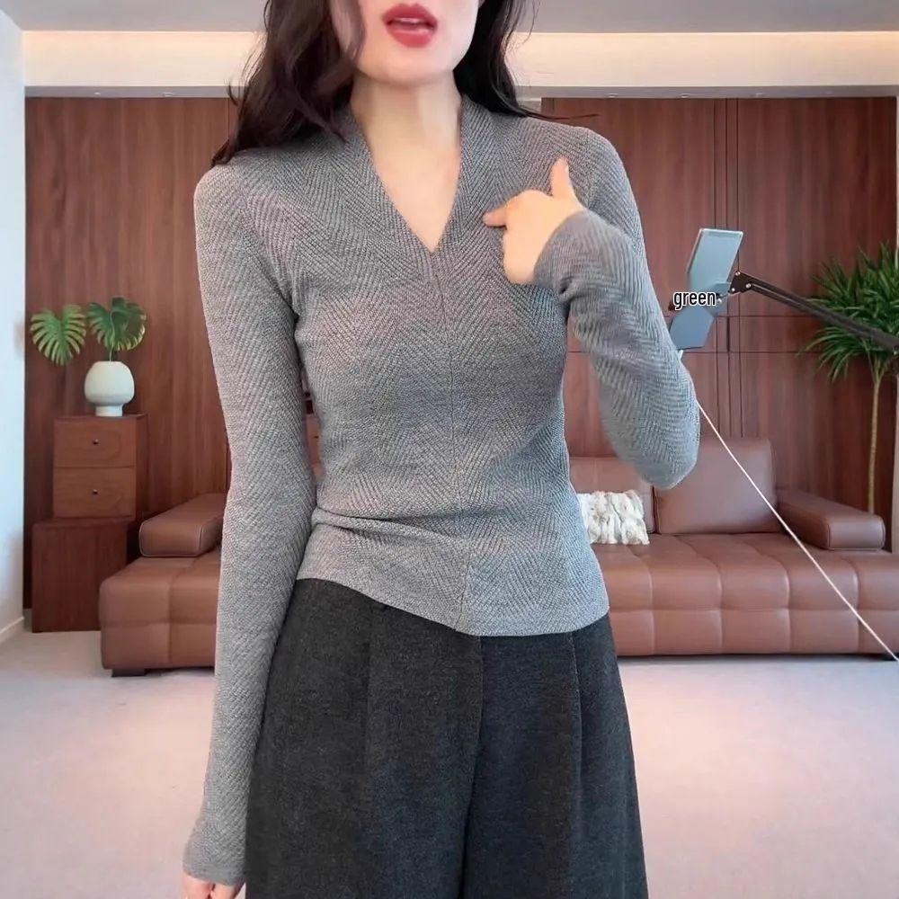 Women's Slim-Fit Fishbone Pattern V-Neck Sweater - Soft & Elegant Knit Base Layer for Spring & Autumn.